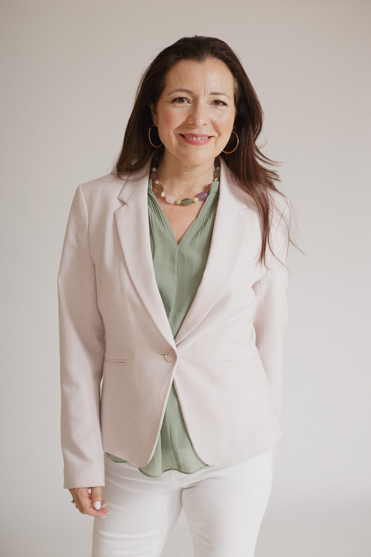 Claudia Sasmay, formadora del Diplomado Método N.E.S.® en biodescodificación y terapia sistémica